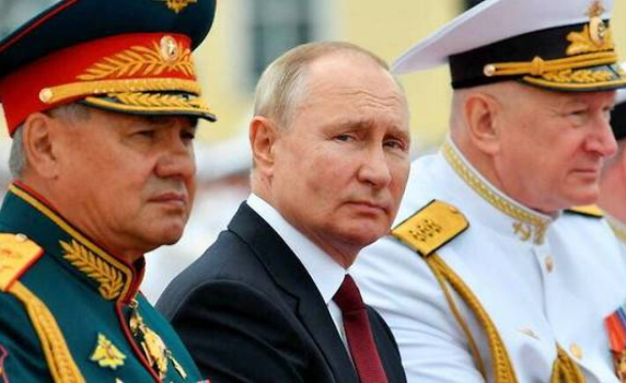 Киър Джайлс: Путин вече отбеляза гол без военно нападение