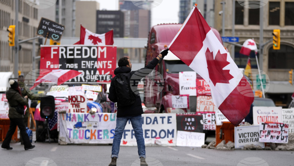 Канадската полиция използва груба сила срещу протестиращите в Отава