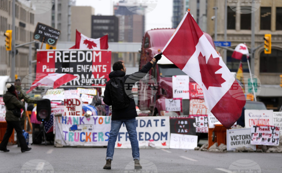 Канадската полиция използва груба сила срещу протестиращите в Отава