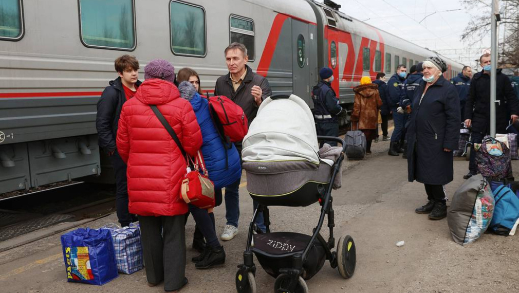 Над 105 хил. души са евакуирани в Русия от Донбас