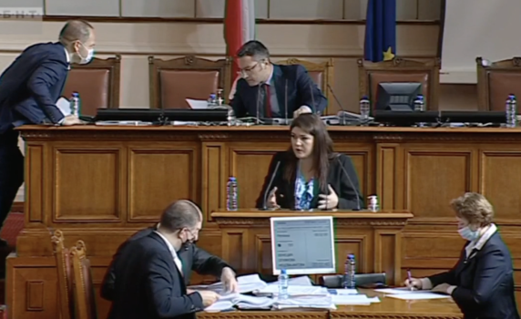 Парламентът продължава с гласуването на бюджета (на живо)