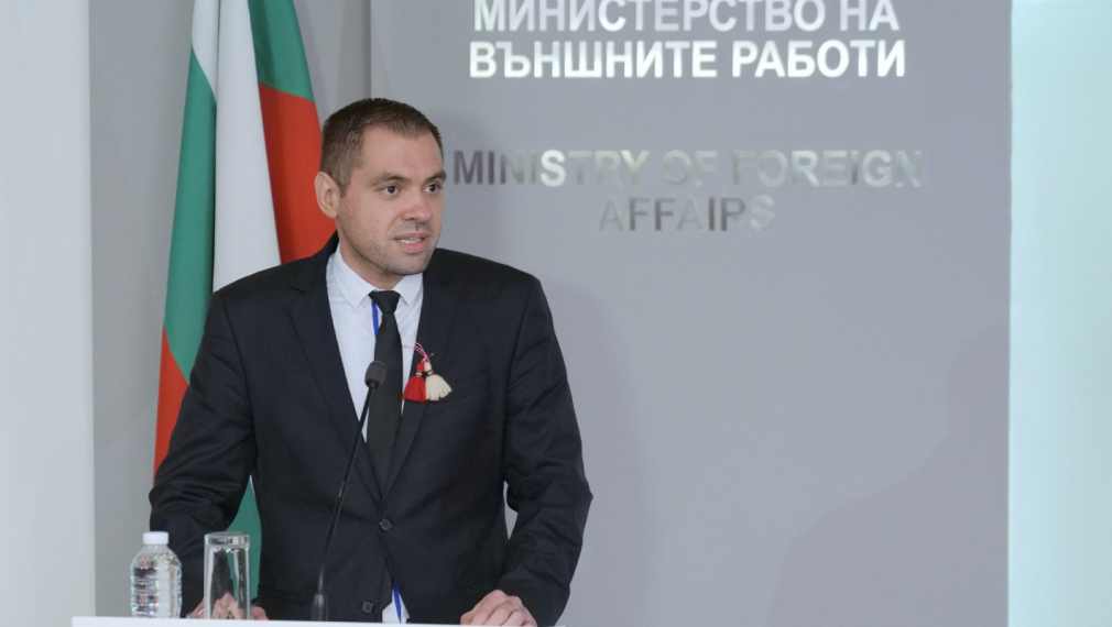 МВнР обяви двама руски дипломати за персона нон грата