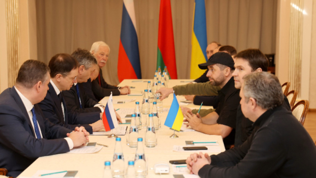 Русия и Украйна се договориха за временно прекратяване на огъня и хуманитарни коридори