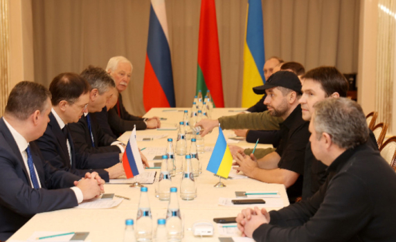 Русия и Украйна се договориха за временно прекратяване на огъня и хуманитарни коридори