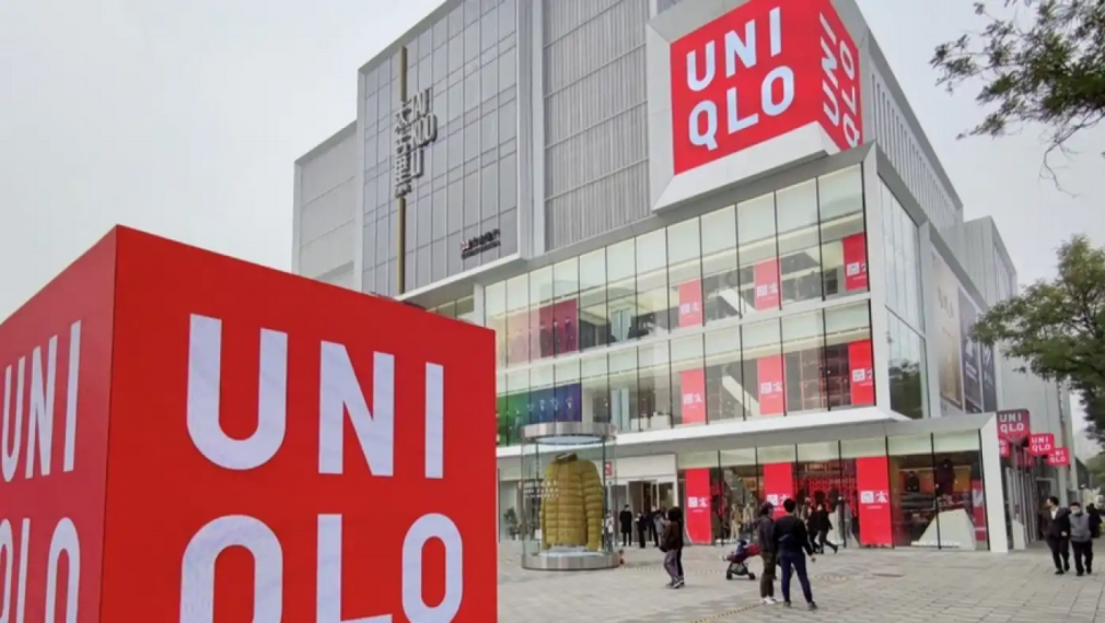 Японската Uniqlo ще запази магазините си в Русия