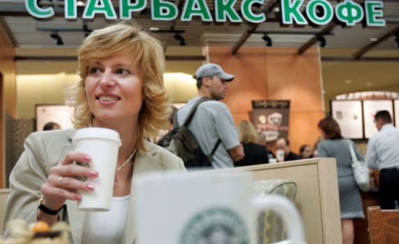 Starbucks преустановява дейността си в Русия