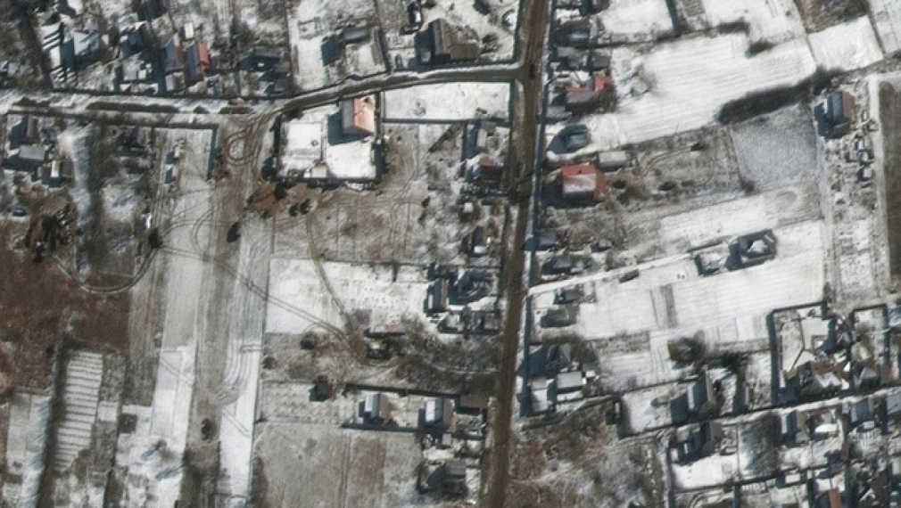 Сателитни снимки показват, че руският военен конвой до Киев се е разпръснал