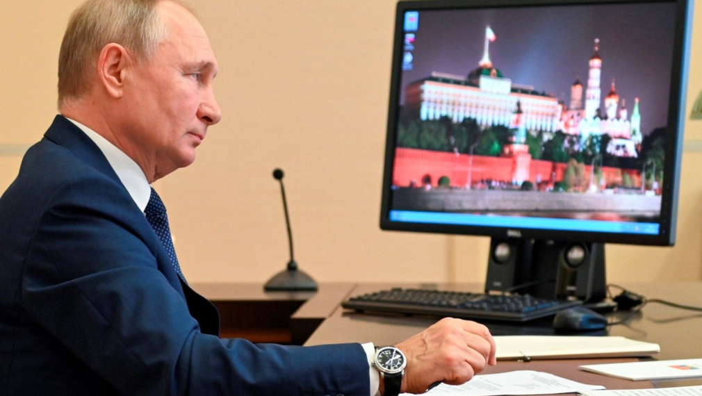Путин разговаря с Макрон и Шолц, обвини Киев в убийства и използване на хора като жив щит