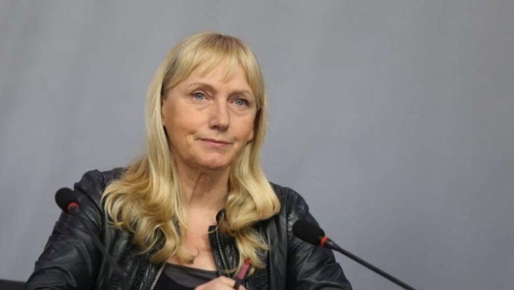 Елена Йончева: Украйна иска от България въоръжение, включително и танкове