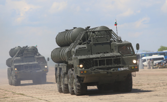 "Файненшъл таймс“: САЩ опитват да убедят България да предостави С-300 на Украйна