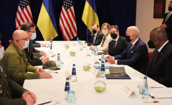 Байдън обеща на украински министри „еволюция в отбранителното сътрудничество“