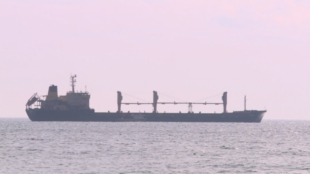 Съпруга на моряк: Бомба е паднала до българския кораб в Мариупол
