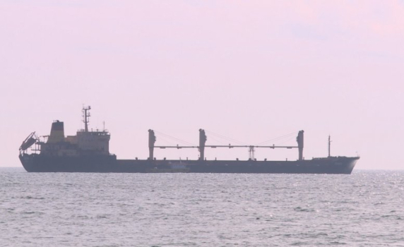 Съпруга на моряк: Бомба е паднала до българския кораб в Мариупол