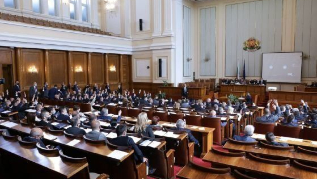 Парламентът се раздели относно военната помощ за Украйна