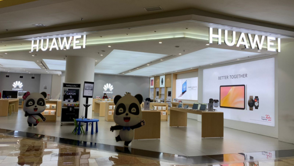 Huawei рискува да бъде подложена на пълни санкции от страна на САЩ, ако продължи да си сътрудничи с Русия