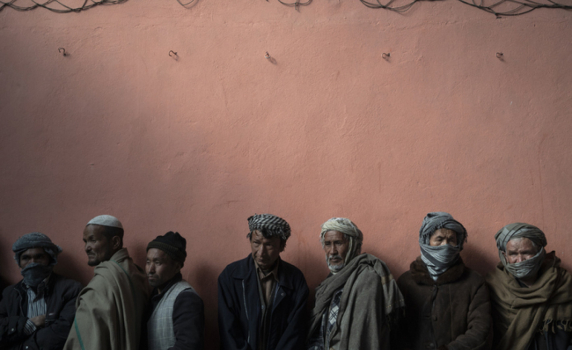 Талибаните забраниха отглеждането на опиумен мак в Афганистан