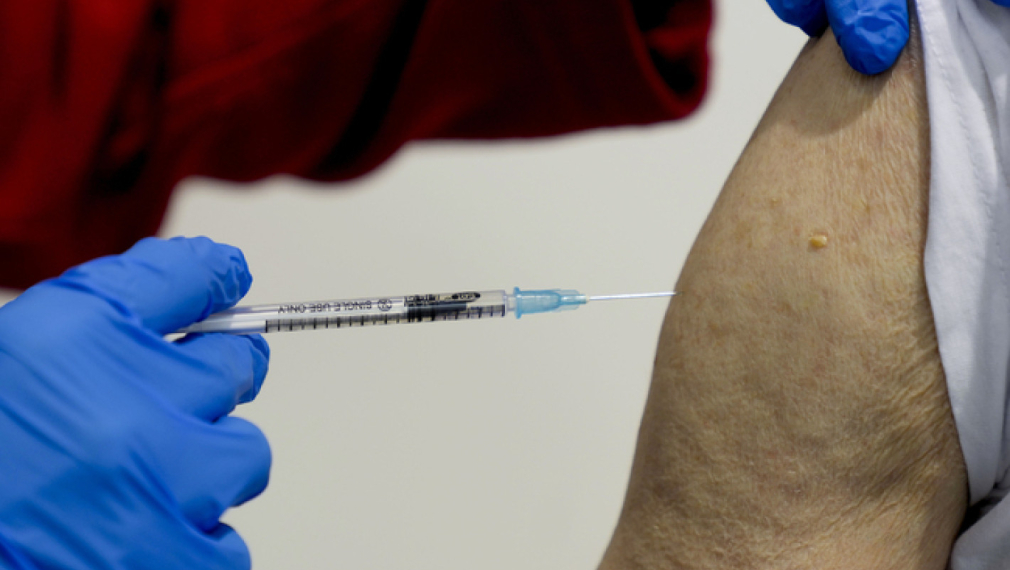 Германец си постави към 90 ковид ваксини, за да продава сертификатите