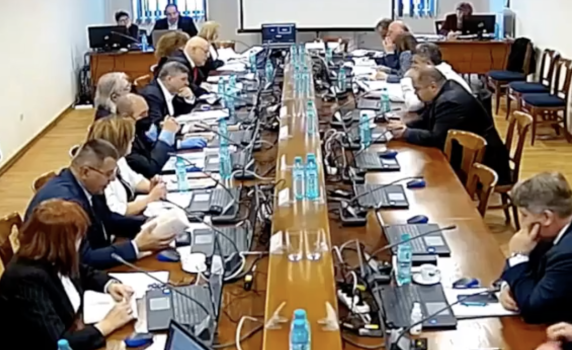ВСС обсъжда допустимостта на искането на правосъдния министър Надежда Йорданова за предсрочно освобождаване на главния прокурор Иван Гешев (на живо)
