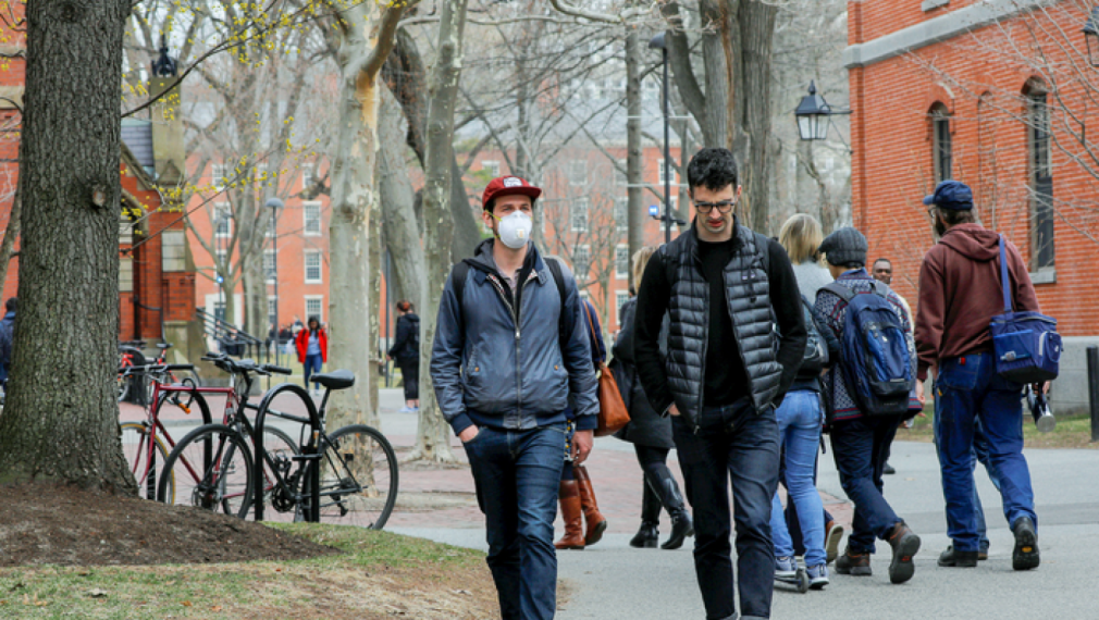 Бюджетът ще плати по 200 000 лв. на няколко български студенти да учат в "Харвард"