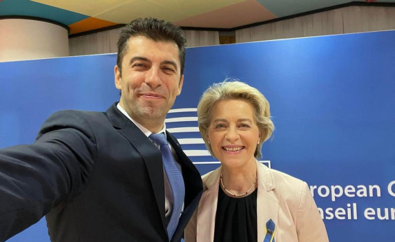 Европейската комисия обвърза плана за 12 млрд. лв. с ветото срещу РС Македония