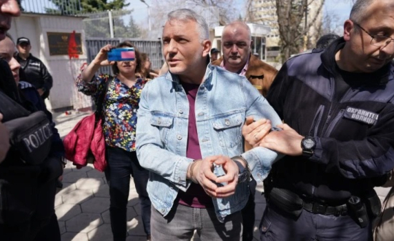 Бойко Рашков арестува Хаджигенов и Бабикян пред руското посолство
