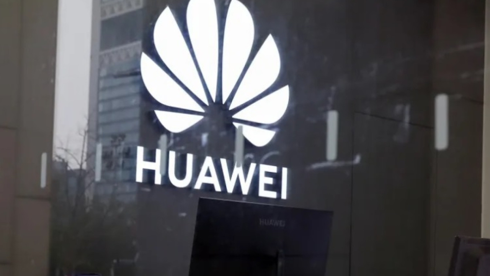Част от служителите на руския офис на Huawei са пуснати в едномесечен отпуск