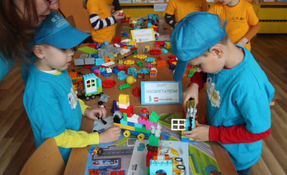 Децата в три детски градини в България ще се обучават пилотно по STEM и роботика