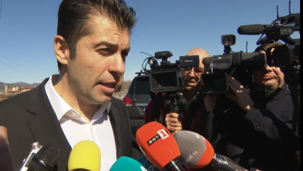 Петков за РС Македония: Правителството няма да действа самостоятелно, парламентът ще реши