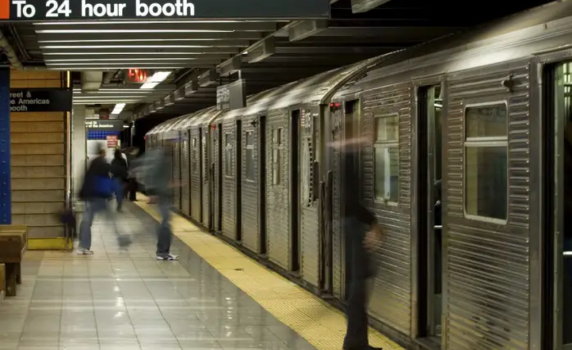 Стрелба с най-малко 5 жертви в метрото на Ню Йорк