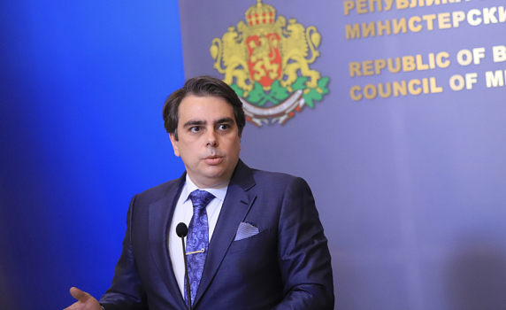 Асен Василев: Генчовска да изчисти недоразуменията за РСМ с премиера