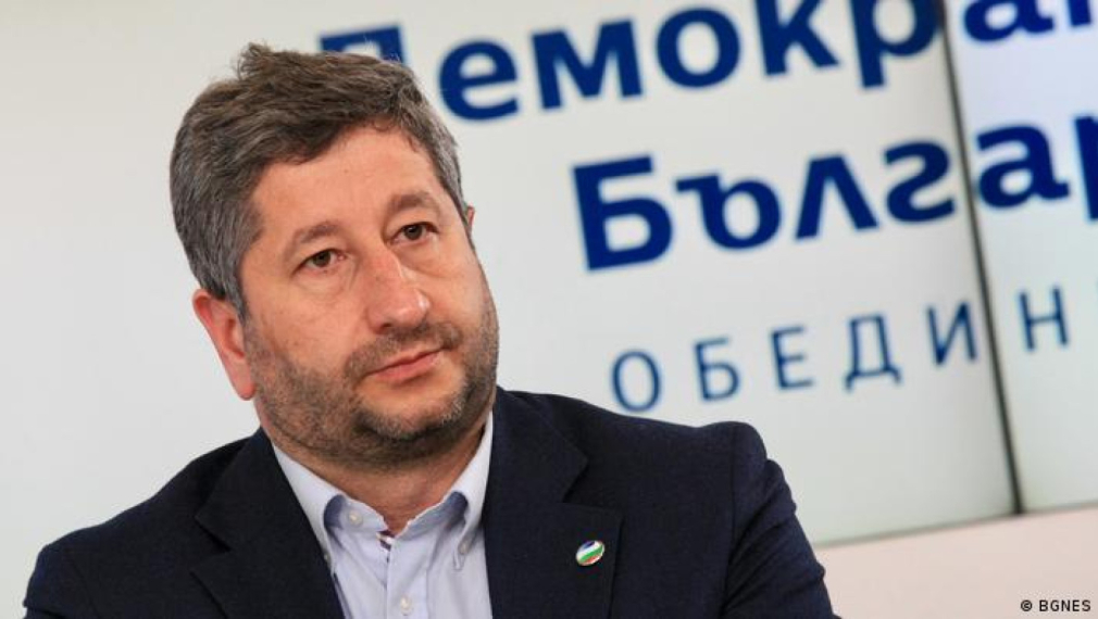 "Демократична България" няма да настоява на всяка цена да бъдат изпратени оръжия на Украйна