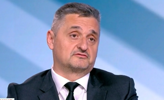 Кирил Добрев: Министрите не са просто "А" отбор, а феодали с владения