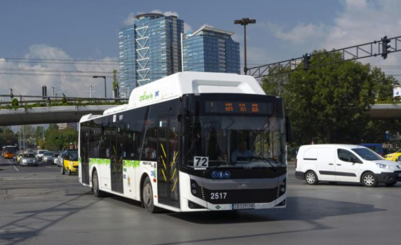 Намаляват наполовина автобусите в София при липса на газ