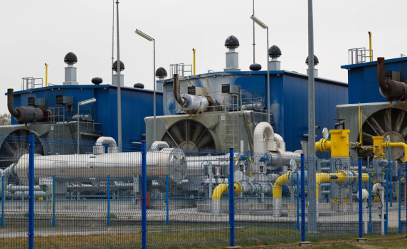 Полша продължава да купува руски газ с реверсивни доставки от Германия, след като спряха преките доставки