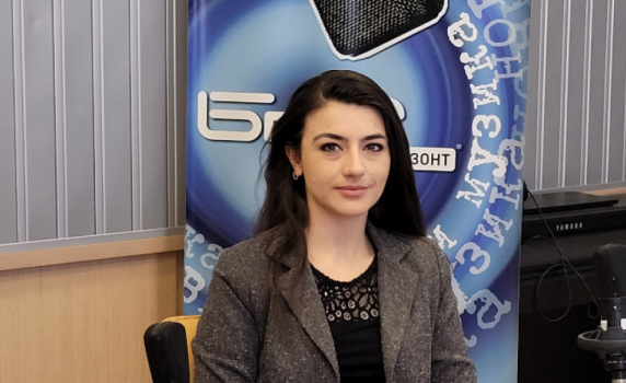 Лена Бориславова: Не ми е известно да има посредник, който да е резервирал капацитета на България за газ