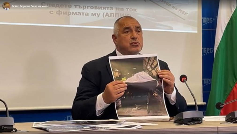 Борисов показа снимки как се товарят бойни машини на самолети
