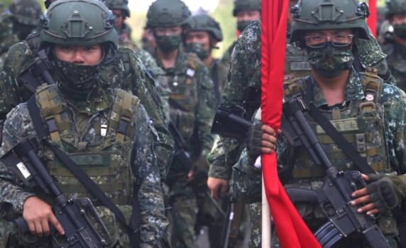 Китай проведе военни маневри до Тайван