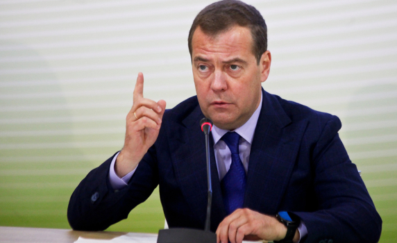 Дмитрий Медведев: Хитлер все още е почетен гражданин на някои европейски градове
