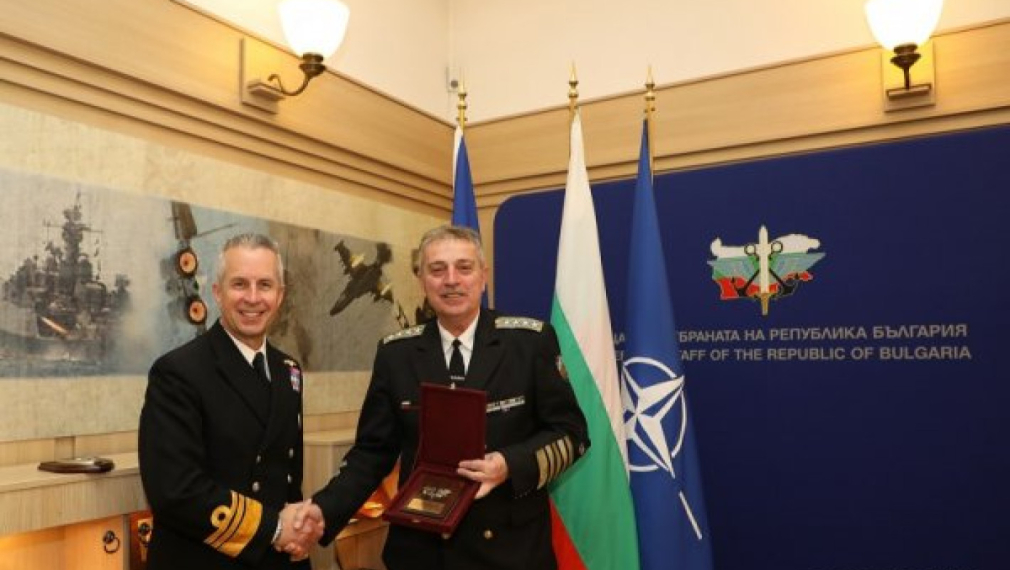 Шефът на военноморското командване на НАТО обсъжда център във Варна