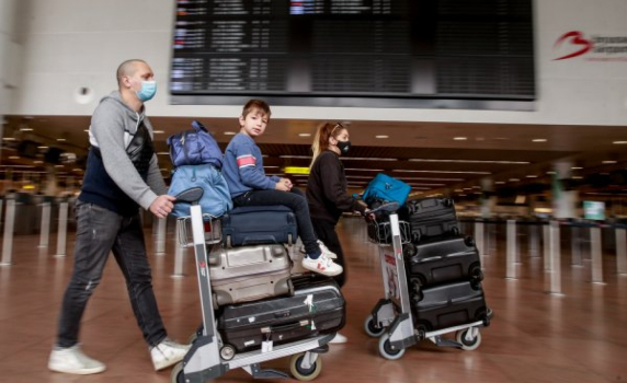 Маските отпадат от летища и полети в ЕС от 16 май