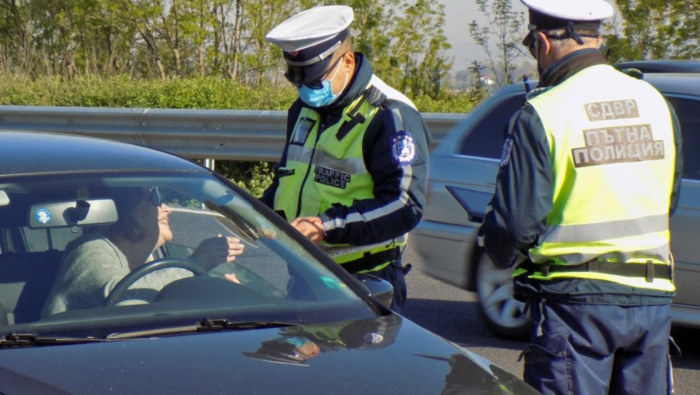 Пътните полицаи открили начин да блокират камерите на униформите си