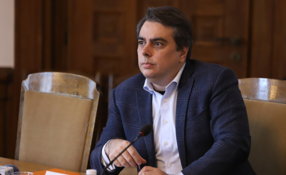 Асен Василев: Еврото трябва да бъде въведено до 1 януари 2024 г.