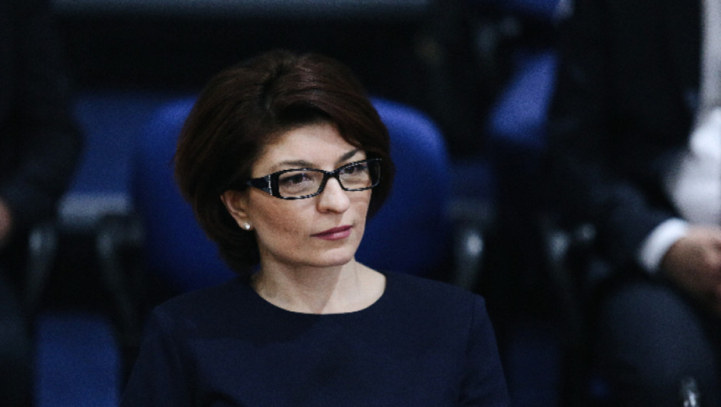 Десислава Атанасова: Обмисляме вот на недоверие срещу правителството