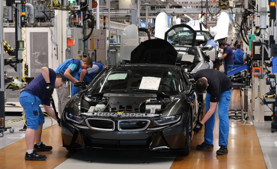 BMW предупреди за спиране на производството, ако доставките на газ от Русия бъдат прекратени