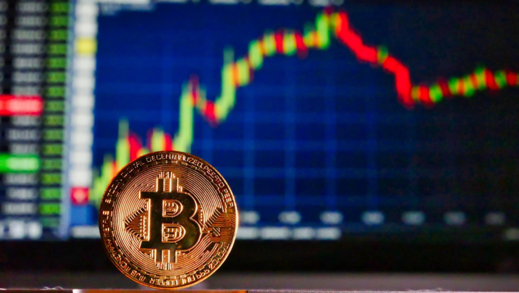 Специалисти предупреждават за още по-голям срив на Bitcoin