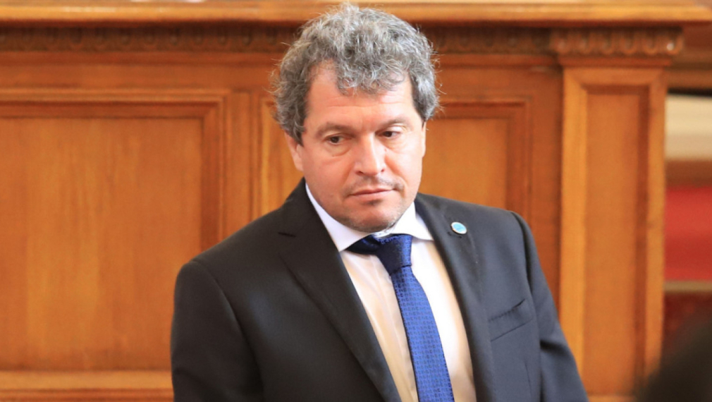 Тошко Йорданов: Премиерът търси начин да заобиколи коалиционното споразумение за РСМ