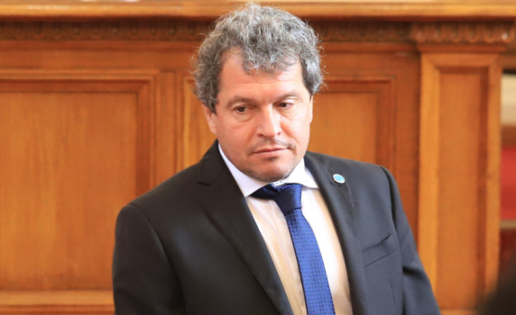 Тошко Йорданов: Премиерът търси начин да заобиколи коалиционното споразумение за РСМ