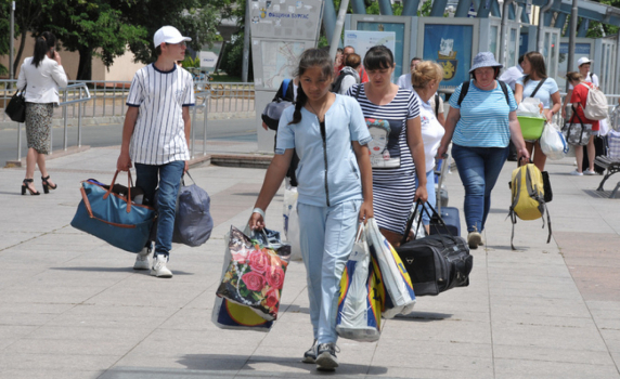 Влак с 57 украински бежанци отпътува от Бургас към София