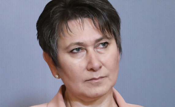 Бившият министър Даниела Везиева е плагиатствала при дисертацията си