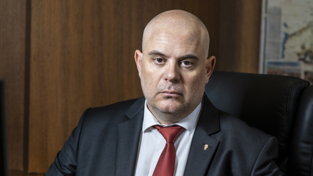 Гешев обяви прокуратурата за "последния страж на демокрацията"